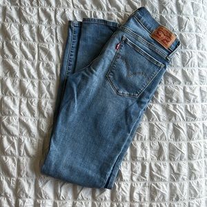 Levi’s 710 super Skinny size 27 with dark patch